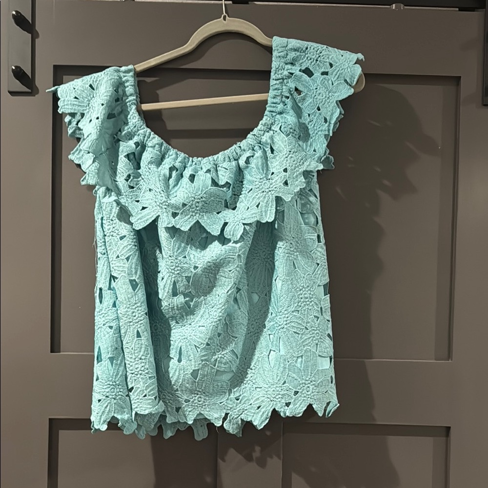 Umgee Green Sleeveless Ruffled Cut Out Blouse
